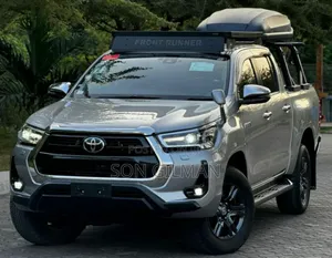 Toyota Hilux 2021 Gray