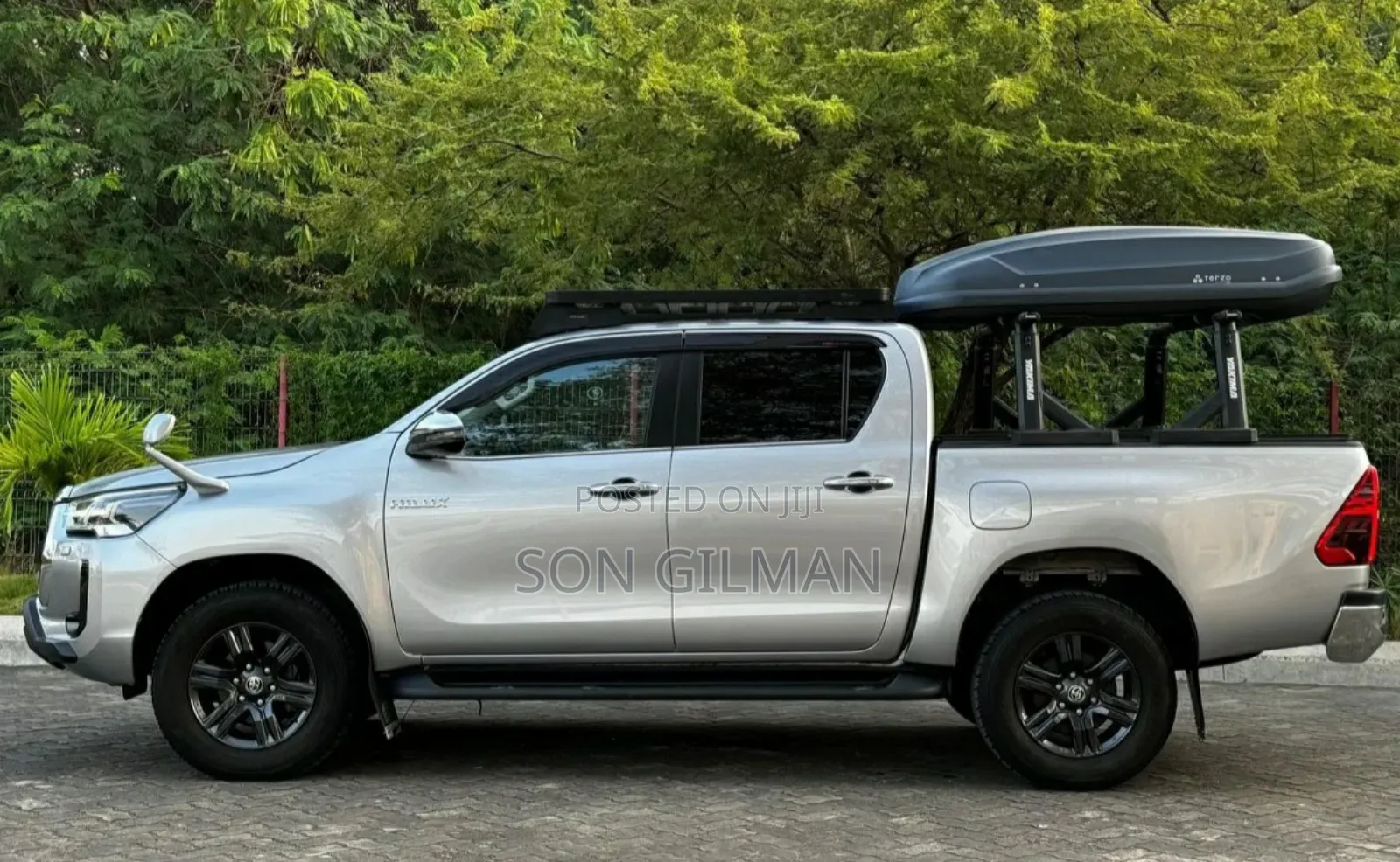 Toyota Hilux 2021 Gray