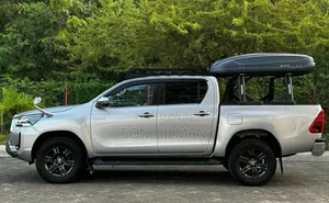 Toyota Hilux 2021 Gray