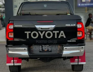 Toyota Hilux 2021 Black