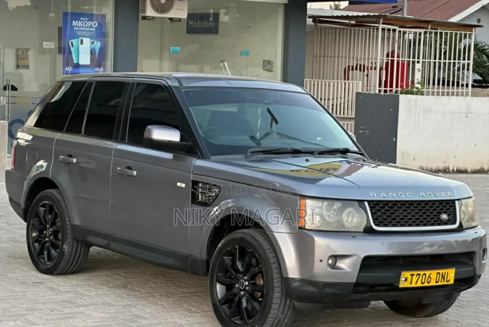 Land Rover Range Rover Sport 2011 Beige