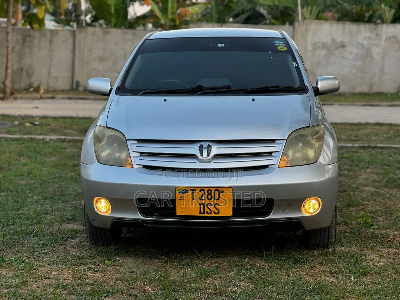 Toyota IST 2004 Silver