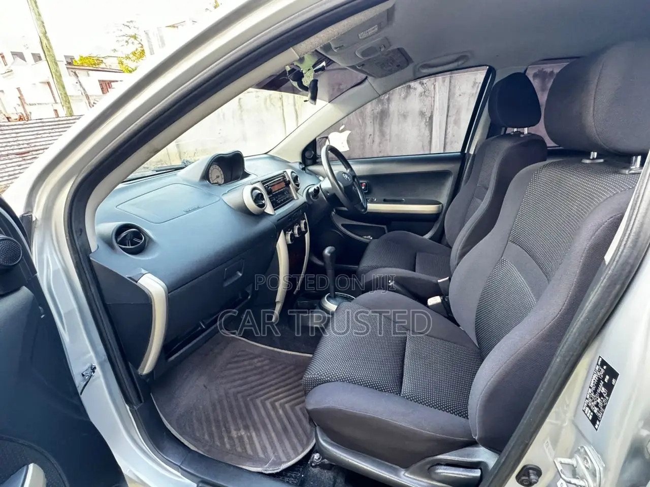 Toyota IST 2004 Silver