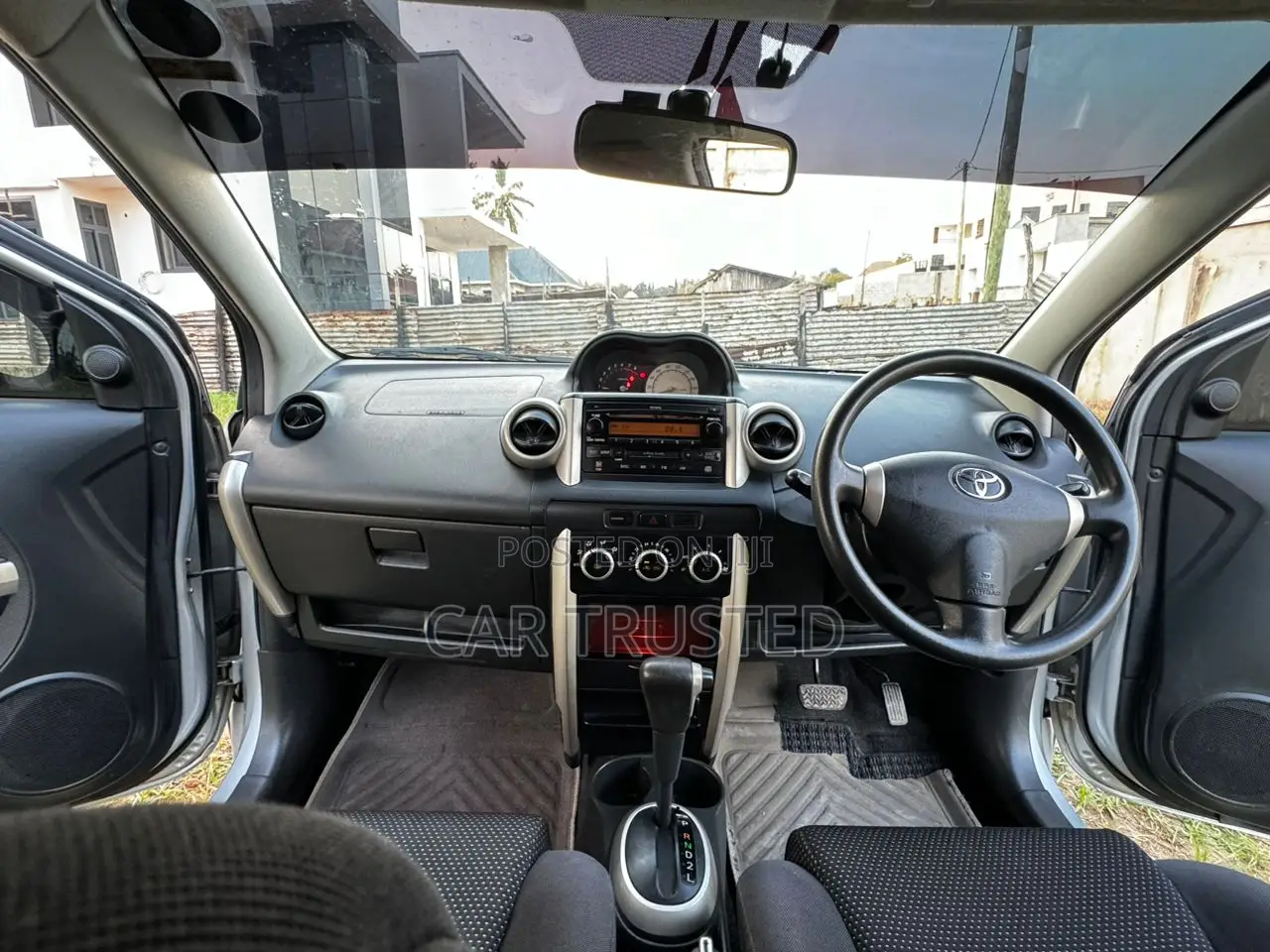 Toyota IST 2004 Silver