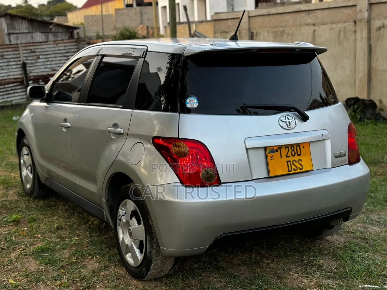 Toyota IST 2004 Silver