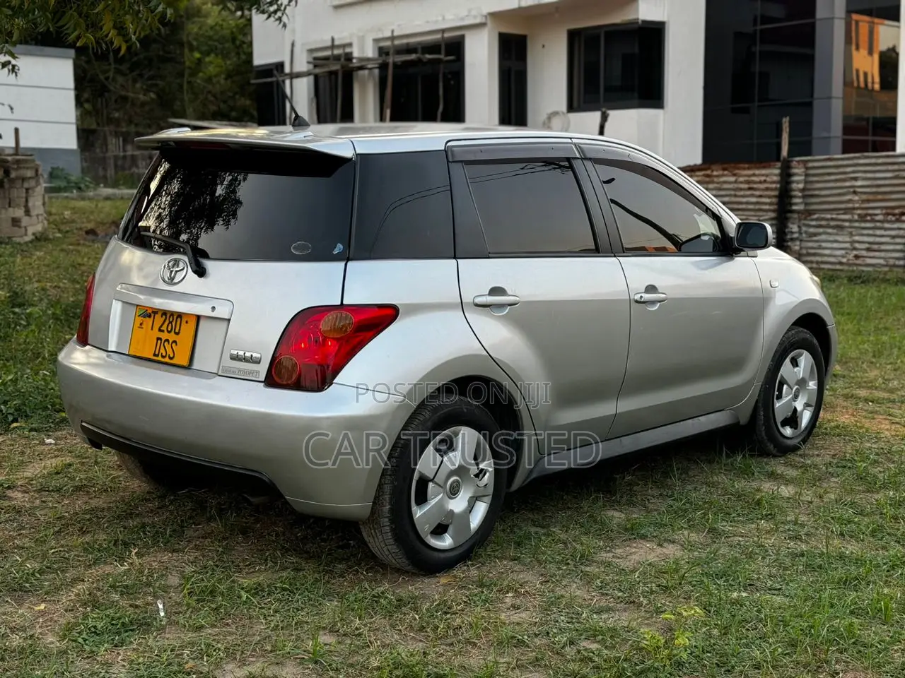 Toyota IST 2004 Silver