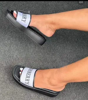 Sandal Nzuri Za Kike