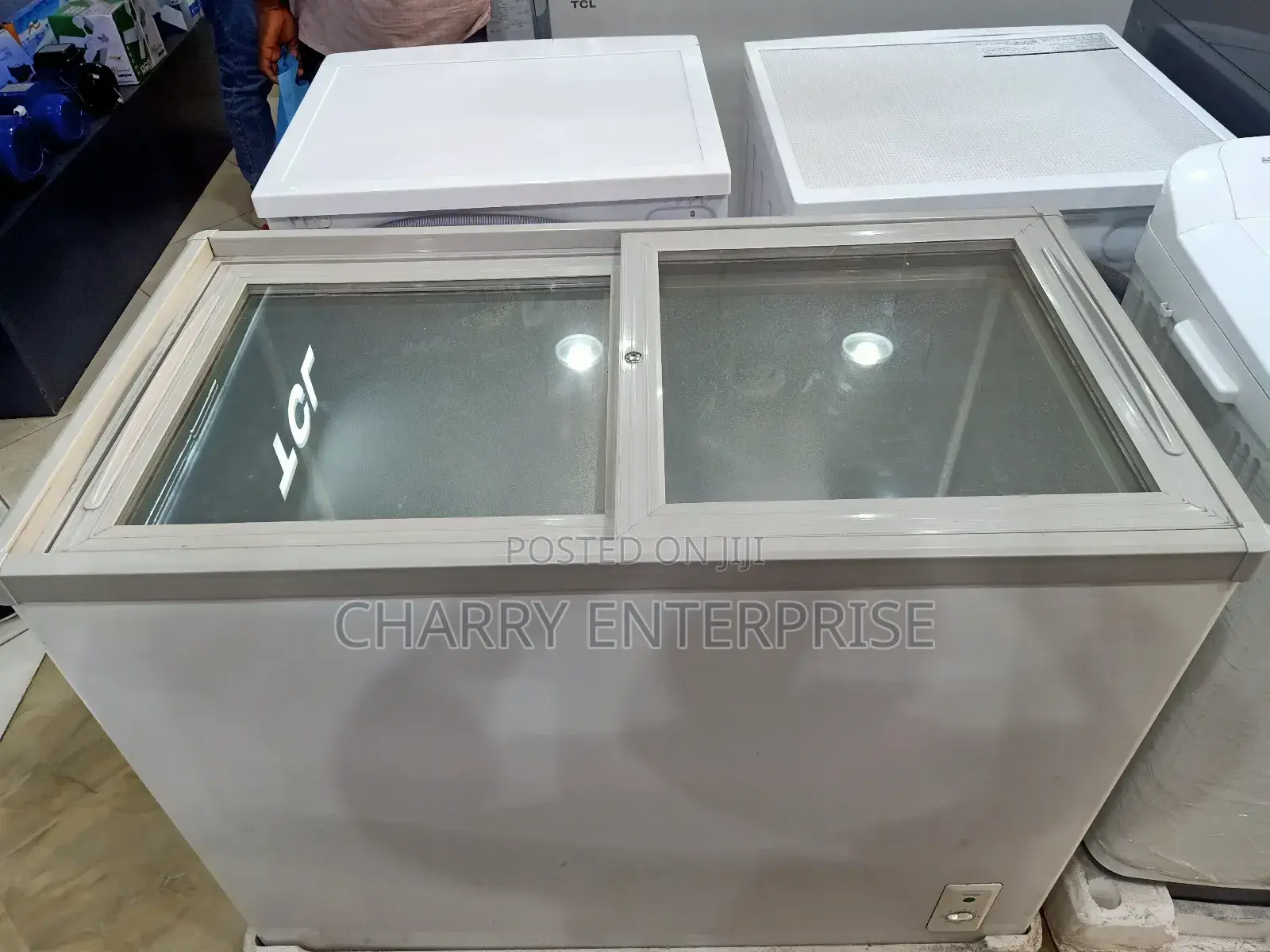 BISH Showcase Freezer Imara Yenye Powerful Compressor 300L