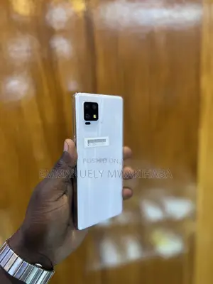 Sharp Aquos zero6 128 GB White