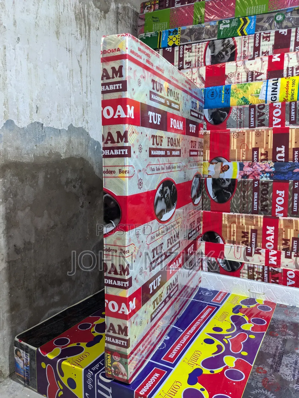 Karibuu, Hio Ni Godoro Ni Futi 5 Kwa 6 Inchi 6 Bei 130,000