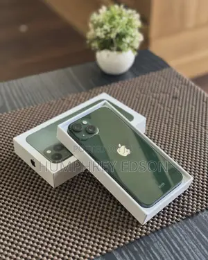 New Apple iPhone 13 128 GB Green