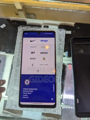Sharp Aquos zero6 128 GB Purple