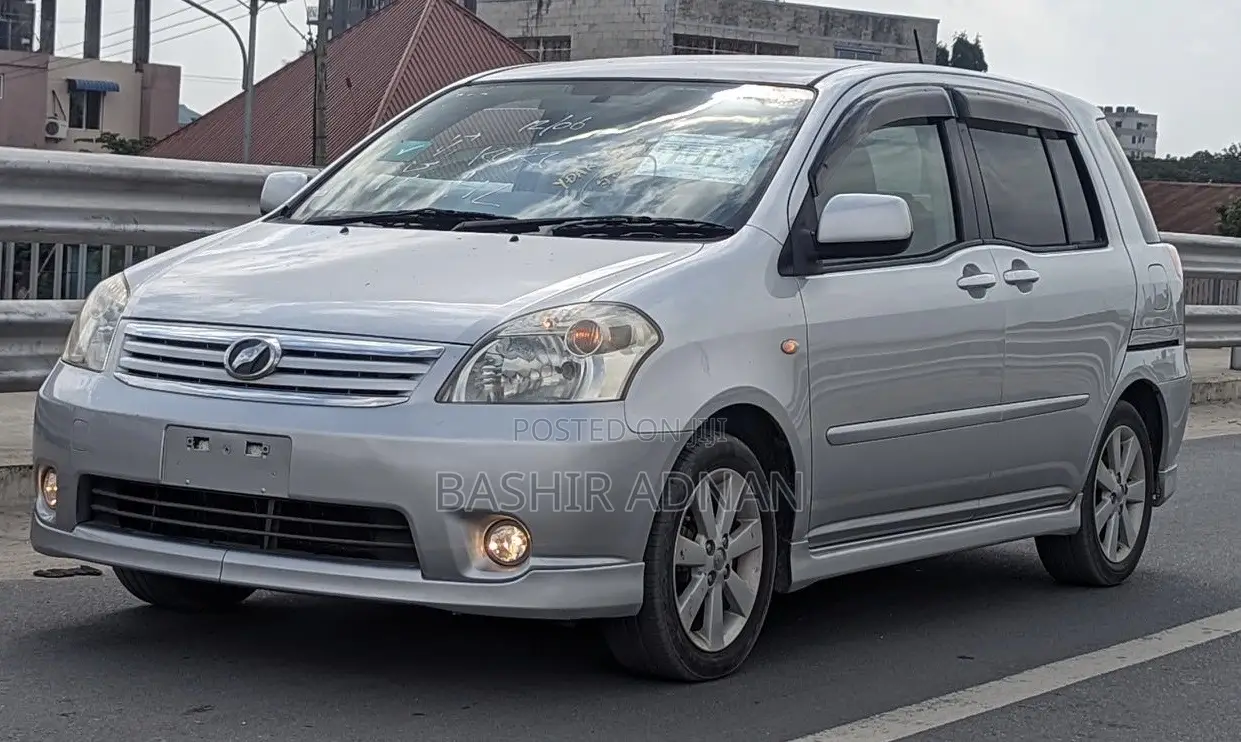 Toyota Raum 1.5 FWD 2008 Silver