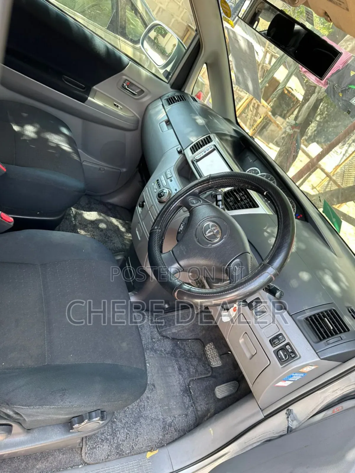 Toyota Noah 2005 Silver