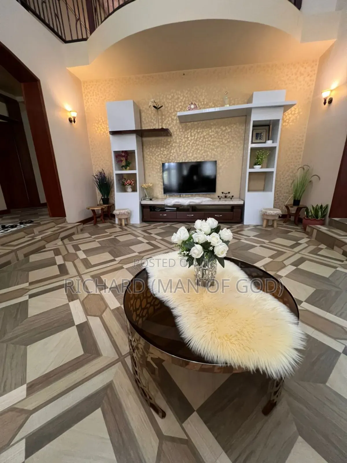 Furnished 6bdrm Bungalow in Central Business Area for rent