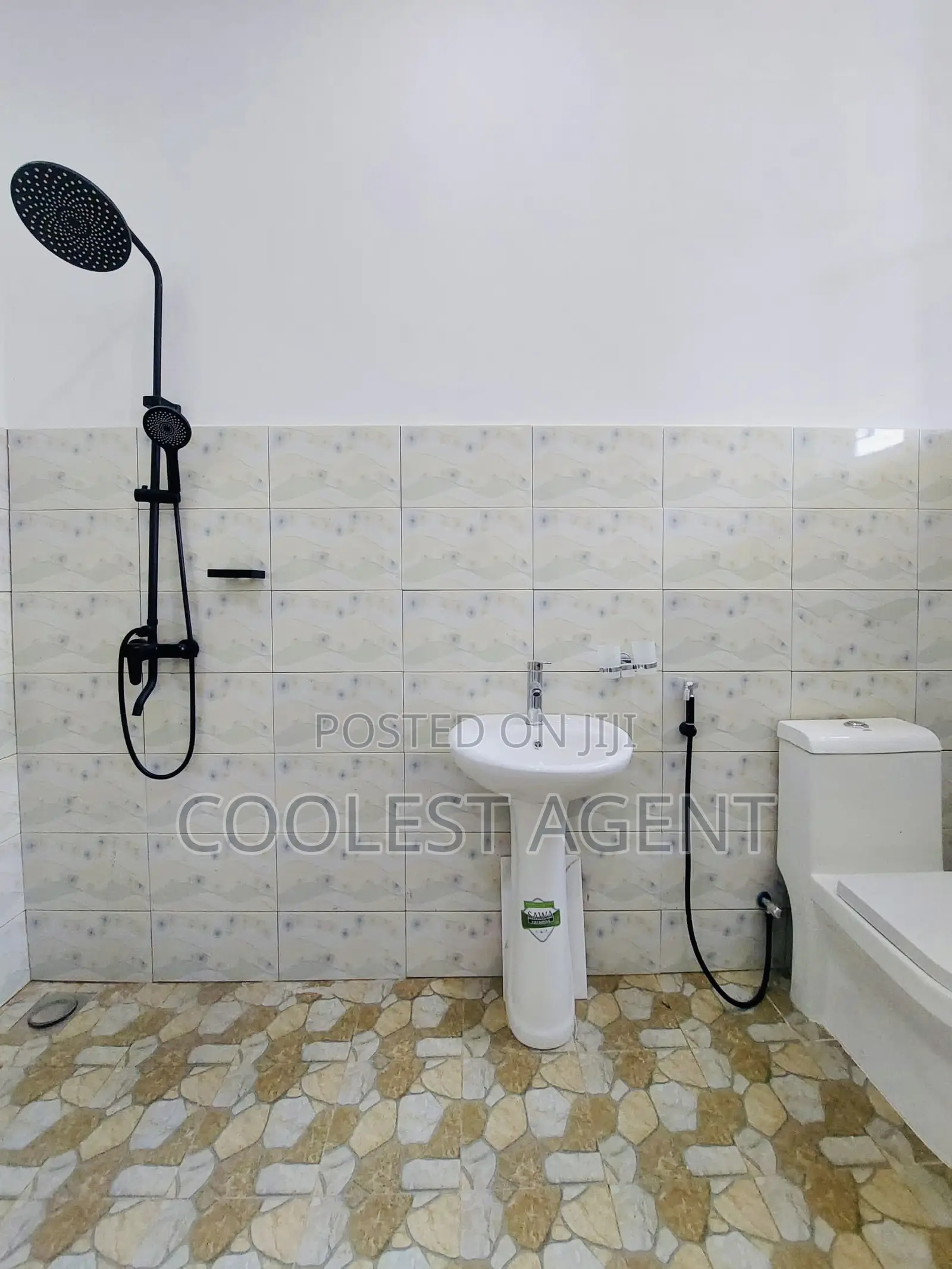 7bdrm Bungalow in Mbezibeach, Kinondoni for rent