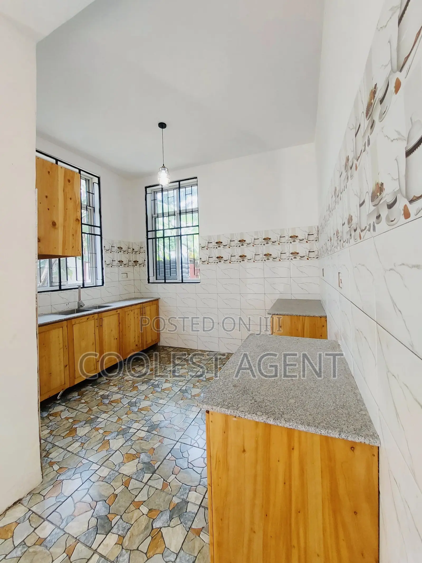 7bdrm Bungalow in Mbezibeach, Kinondoni for rent