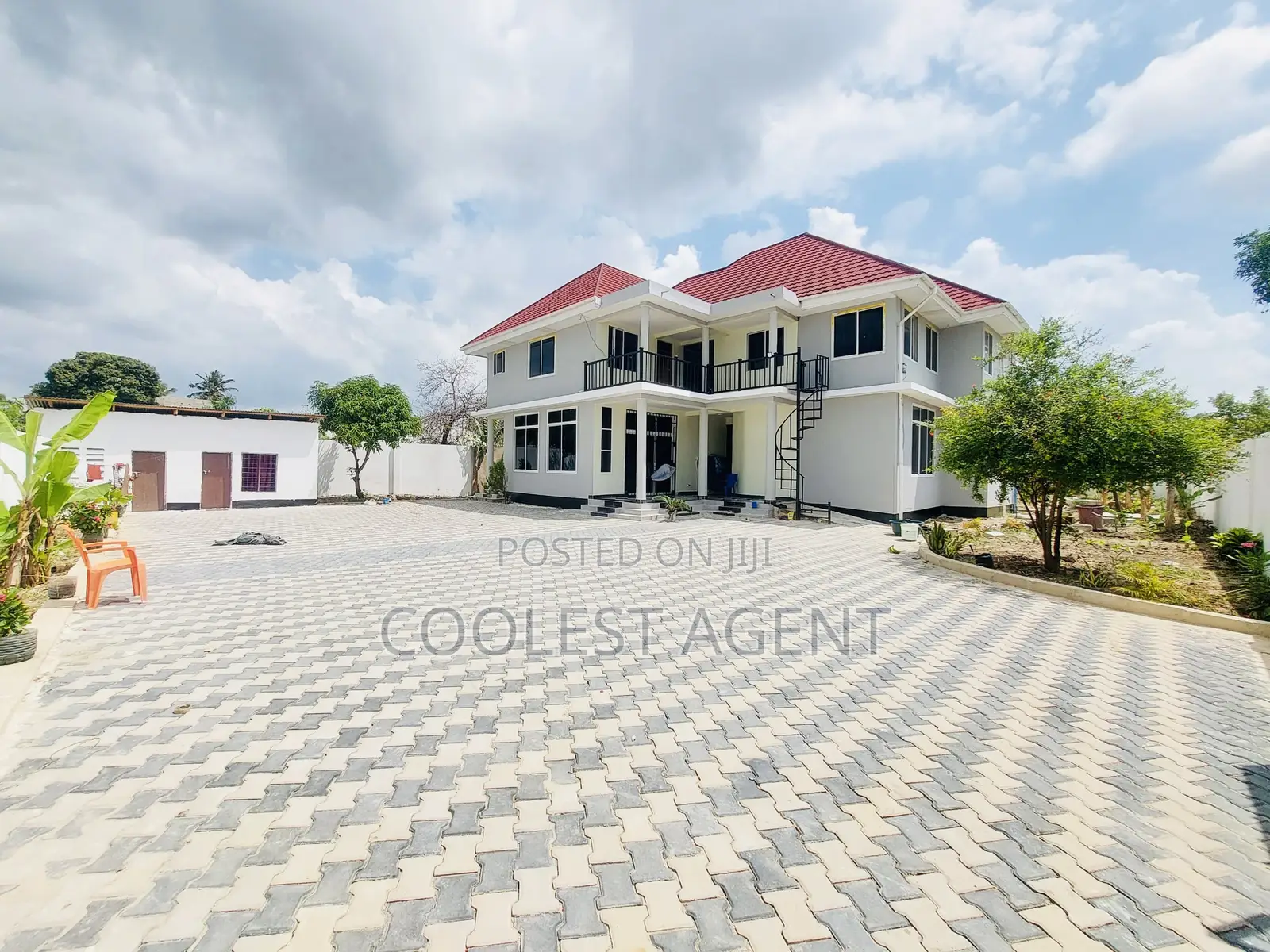7bdrm Bungalow in Mbezibeach, Kinondoni for rent