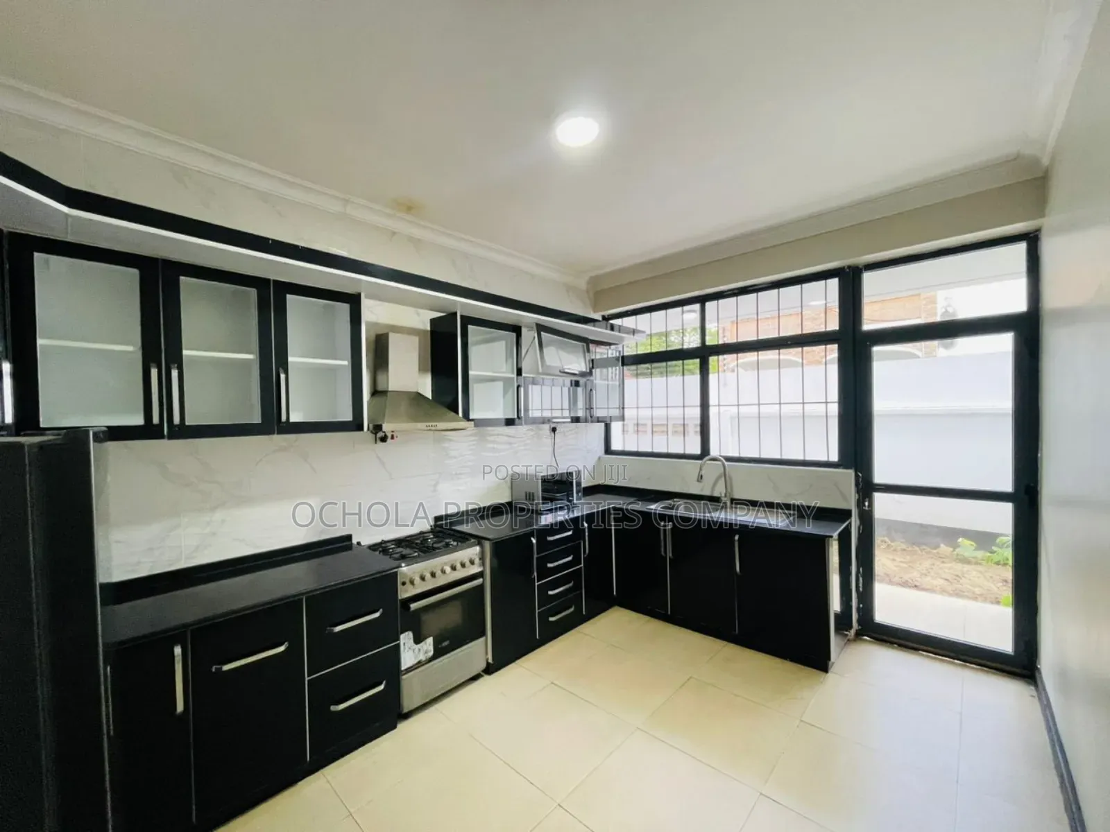 Furnished 2bdrm Apartment in Oyster Bay for rent