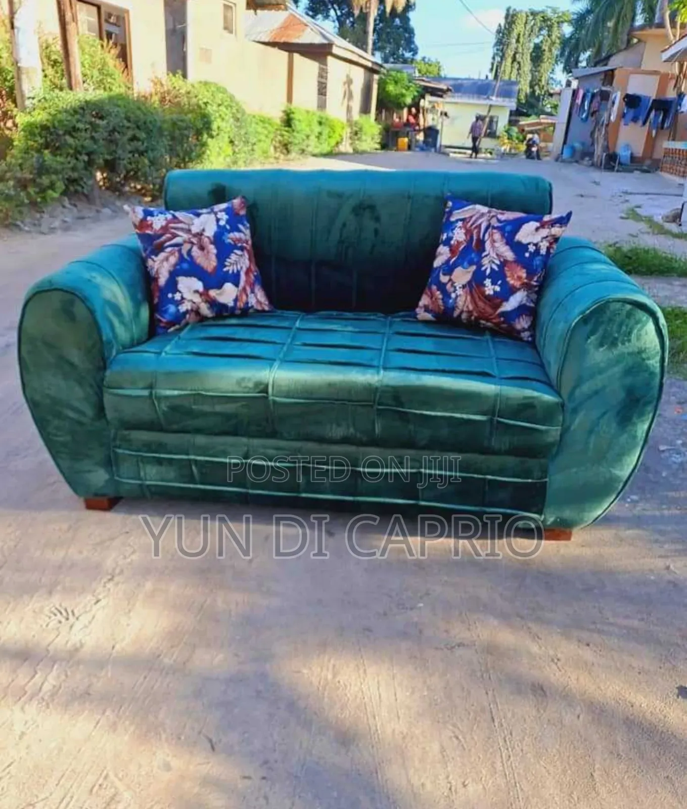 Sofa Classic Mpya
