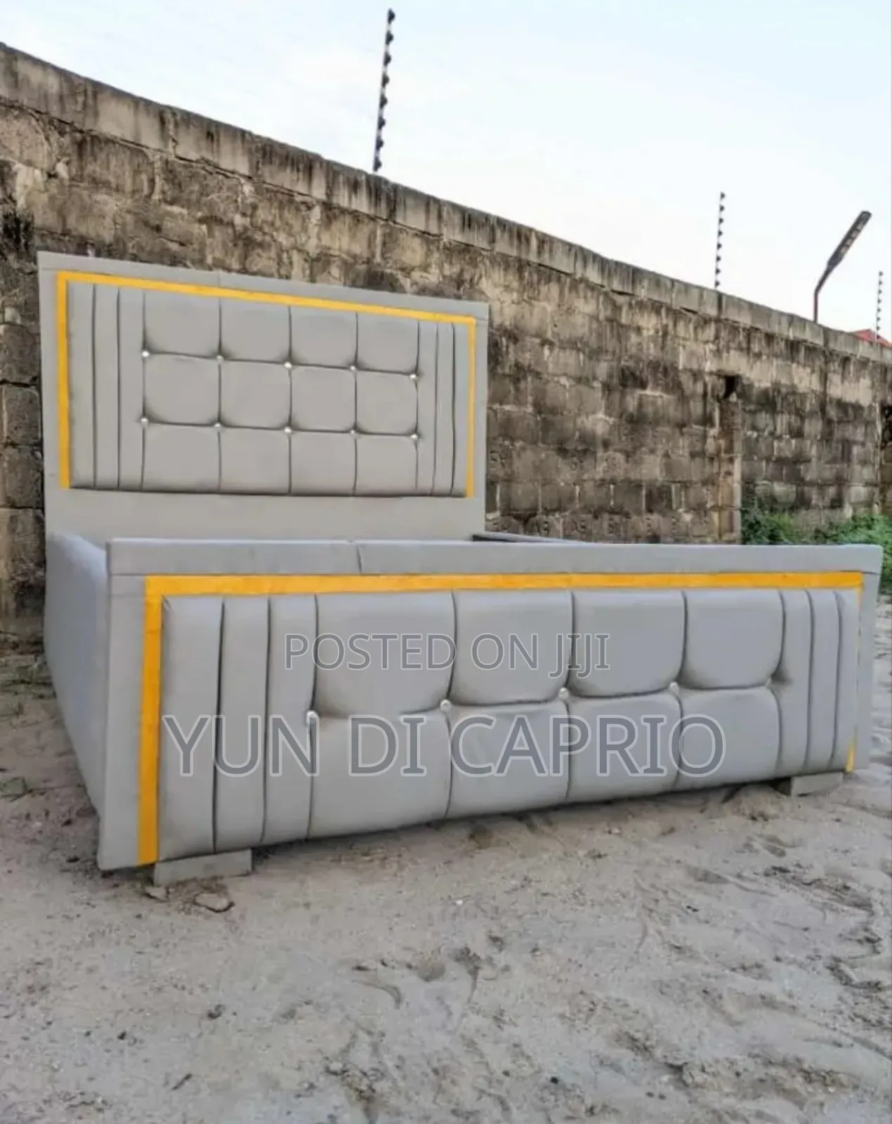 Bedsofa Classic Sana Mpya