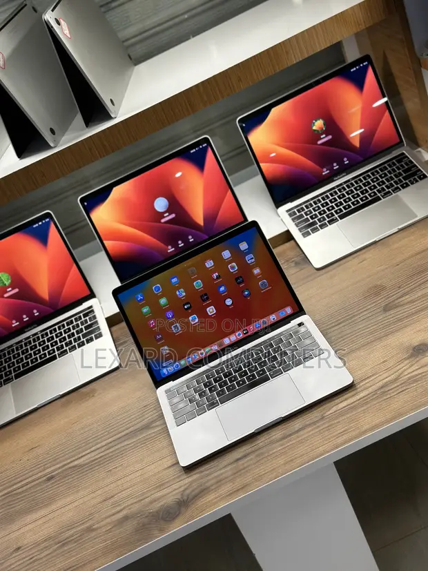 Laptop Apple MacBook Pro 2017 16GB Intel Core I7 SSD 256GB for