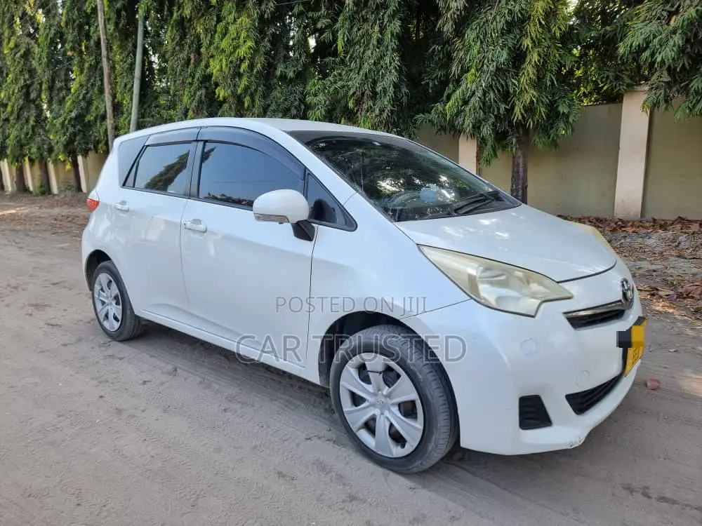 Toyota Ractis 1.3 FWD 2008 White