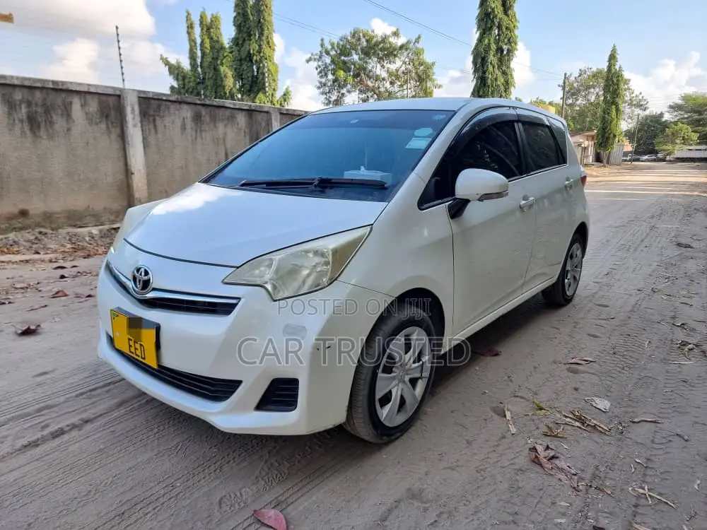 Toyota Ractis 1.3 FWD 2008 White