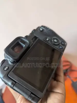 CANON EOS R8 Camera
