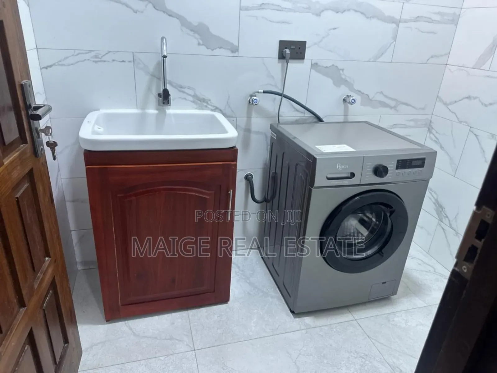 4bdrm Villa in Masaki for rent