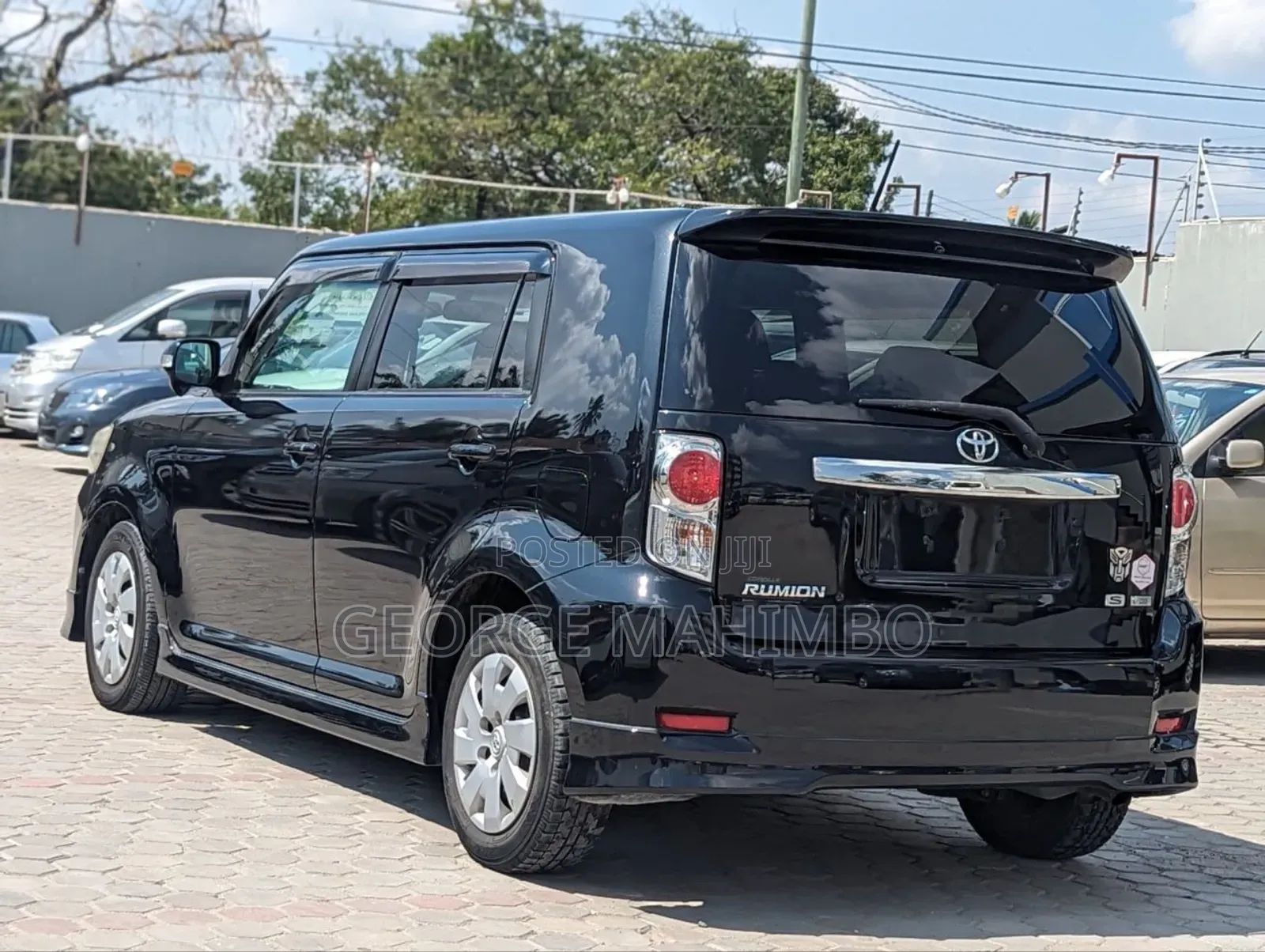 Toyota Corolla Rumion 2011 Black