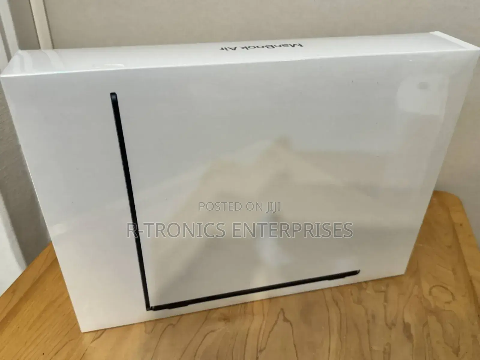 New Laptop Apple MacBook Air 2024 M3 13-inch 8GB Apple M3 SSD 512GB