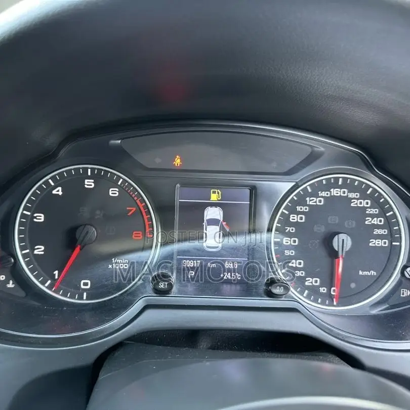Audi Q5 2011 Red