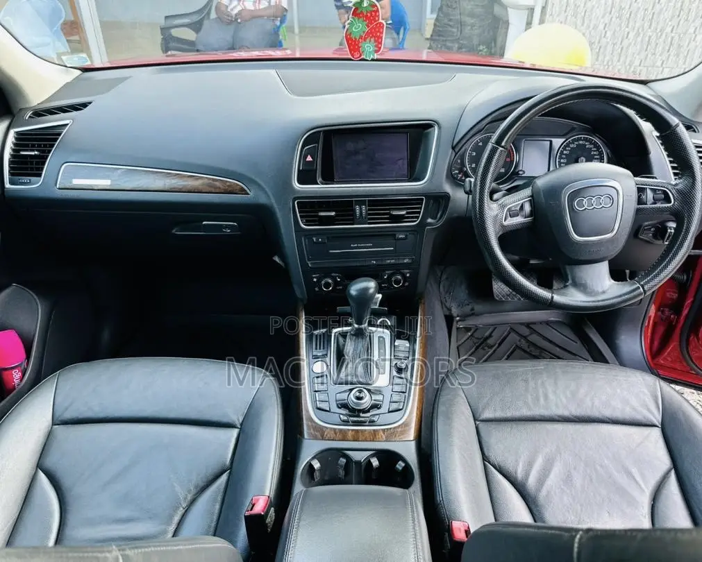 Audi Q5 2011 Red