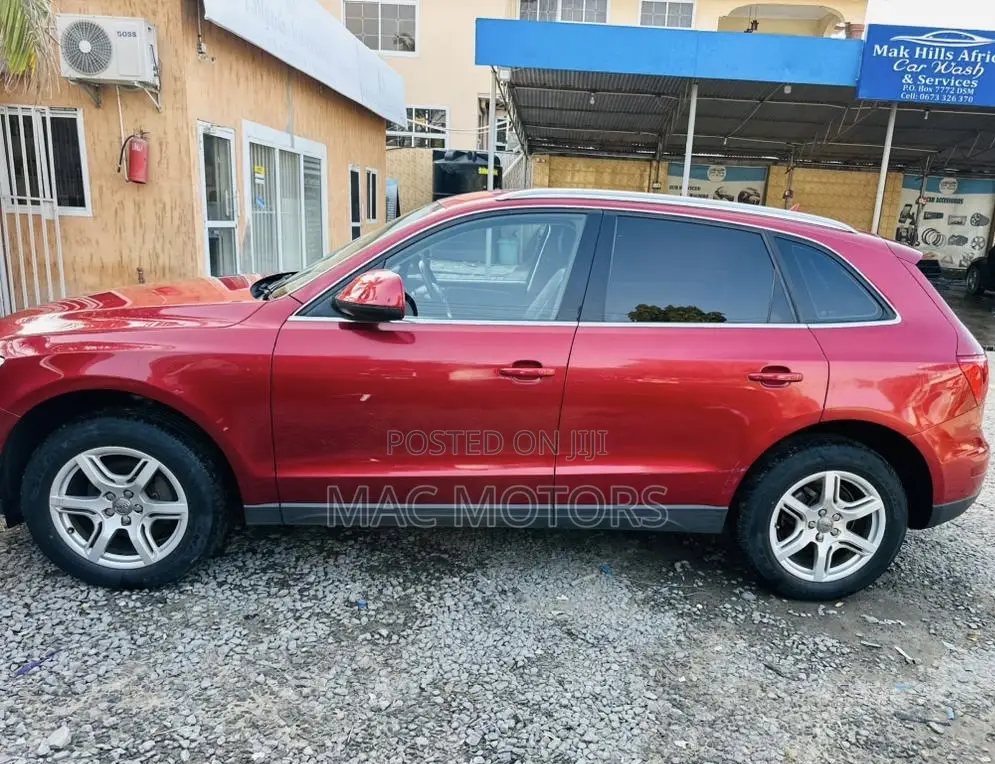 Audi Q5 2011 Red