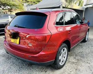 Audi Q5 2011 Red