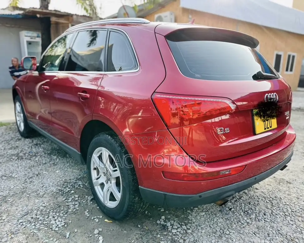 Audi Q5 2011 Red