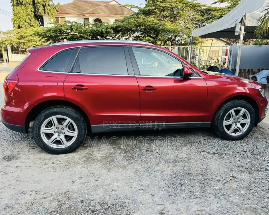 Audi Q5 2011 Red