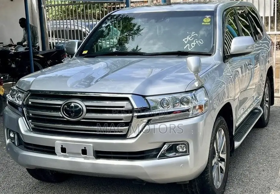 Toyota Land Cruiser 2018 Silver