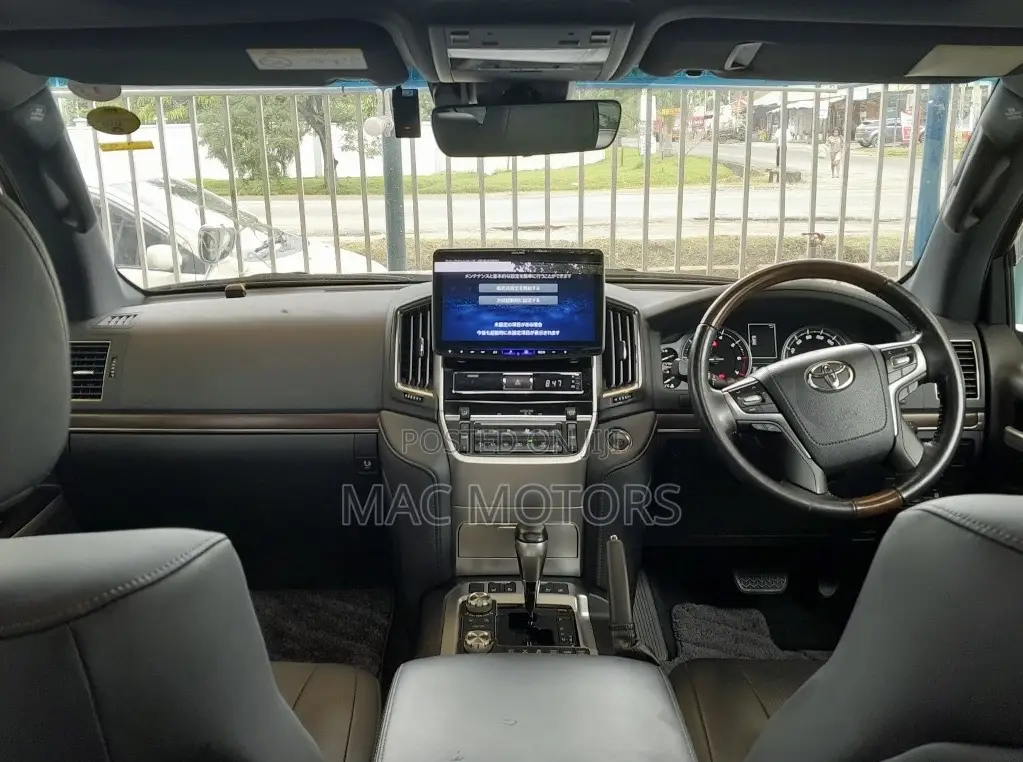 Toyota Land Cruiser 2018 Silver