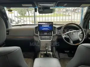 Toyota Land Cruiser 2018 Silver