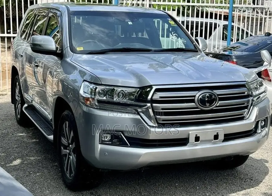 Toyota Land Cruiser 2018 Silver