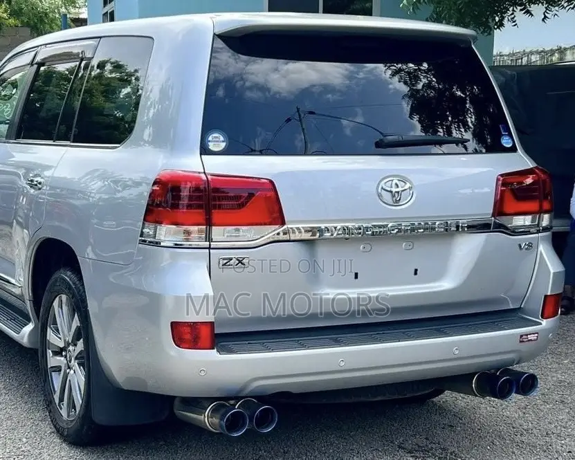 Toyota Land Cruiser 2018 Silver