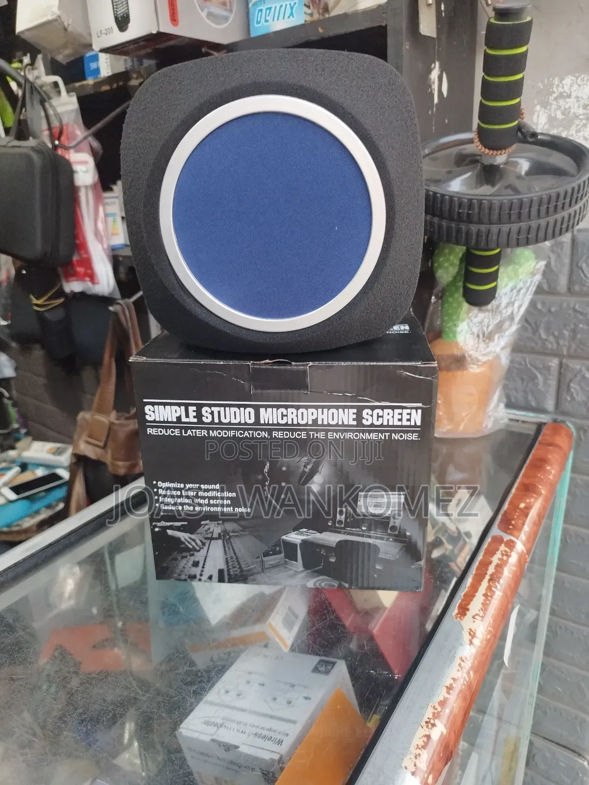 Portable Vocal Booth Screen.