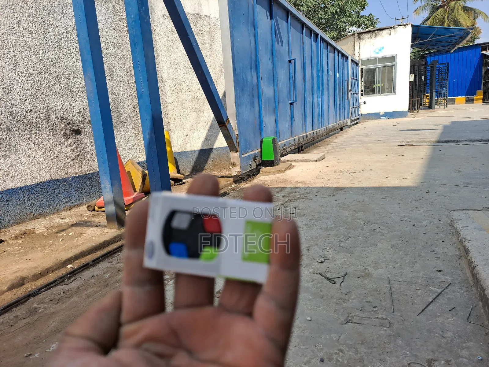Industrial Heavy Weight Gates Motor Installation