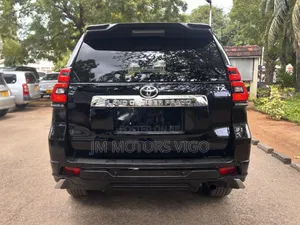 Toyota Land Cruiser Prado 2021 Black