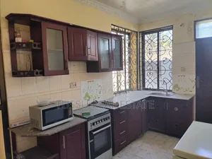 5bdrm House in Ununio Beach, Kinondoni for sale