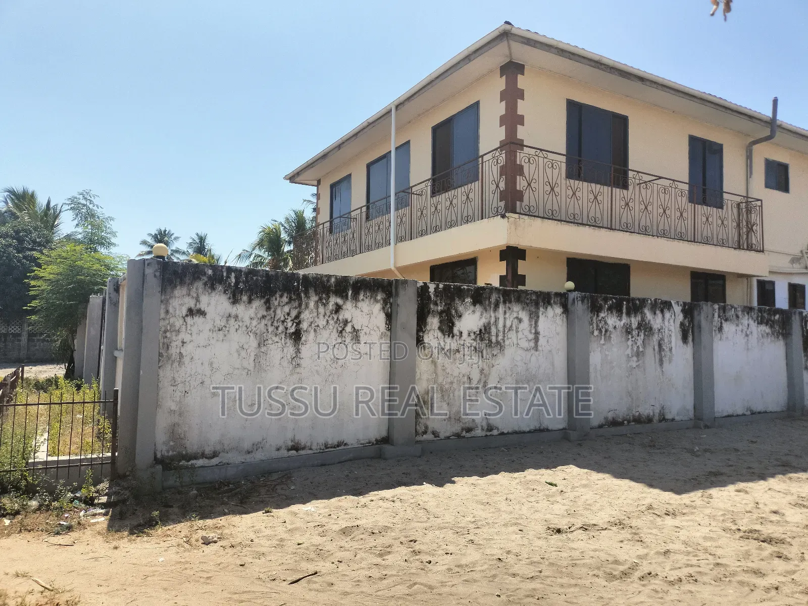 5bdrm House in Ununio Beach, Kinondoni for sale