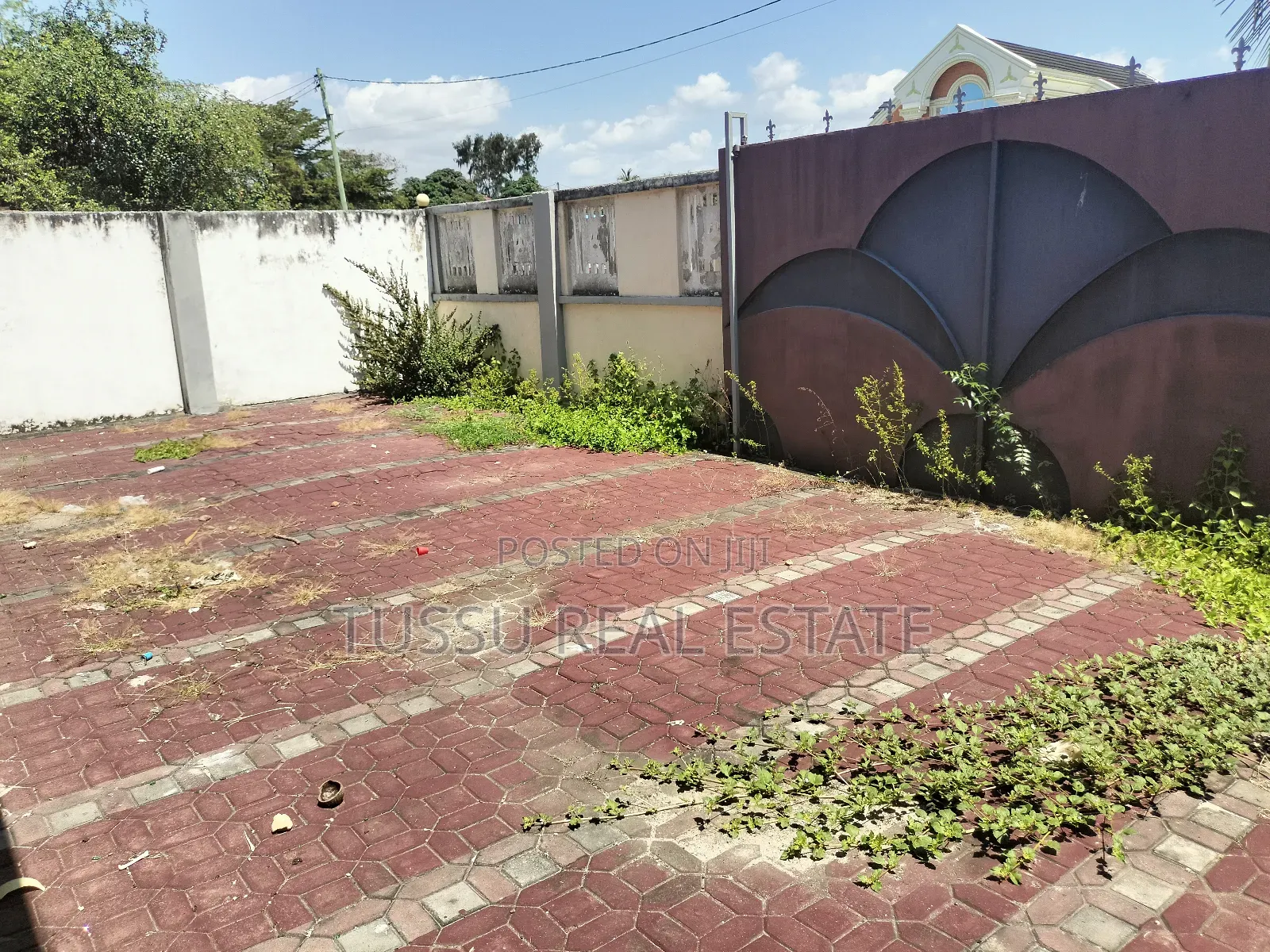 5bdrm House in Ununio Beach, Kinondoni for sale