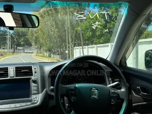 Toyota Crown 2010 Silver